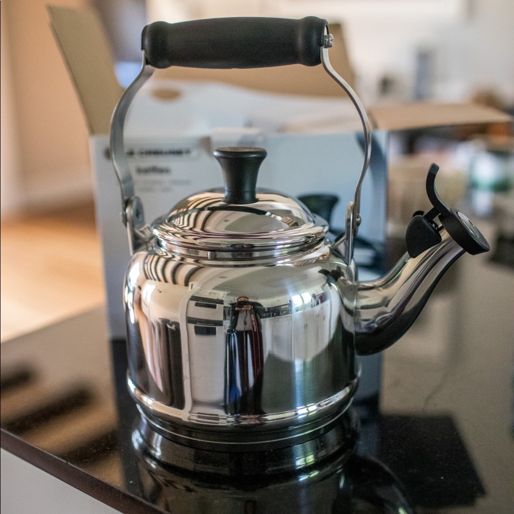 1.25 Quart Whistling Demi Tea Kettle Demi LE CREUSET Stainless Steel NWT